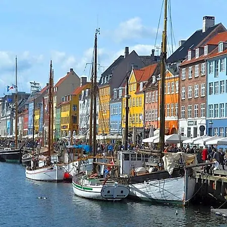 Beautiful 3 Bedroom Flat By Marble Church Szálloda